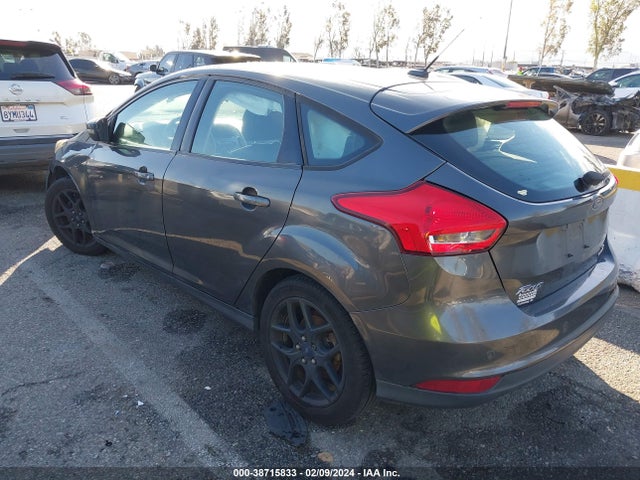 Ford FOCUS SE 2016 1FADP3K29GL285227 Image 3