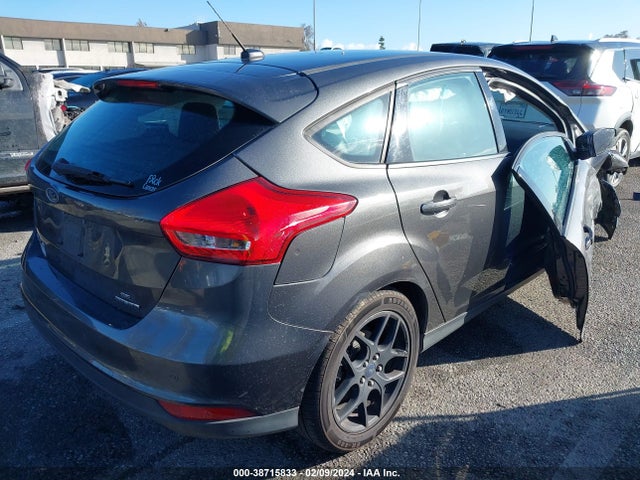 Ford FOCUS SE 2016 1FADP3K29GL285227 Image 4