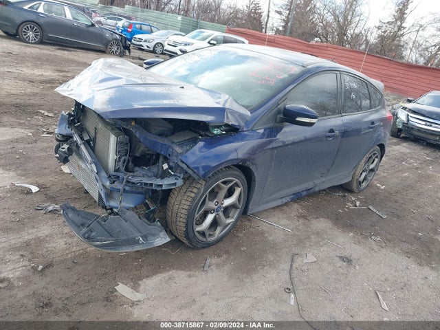 Ford FOCUS ST 2017 1FADP3L94HL307356 Image 2