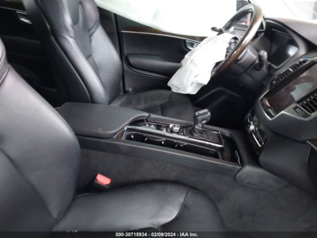 2016 VOLVO XC90 YV4A22PK4G1080955 Photo 4