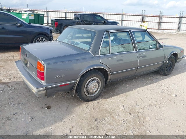 1987 OLDSMOBILE DELTA 88 ROYALE VIN: 1G3HN5430HH329834
