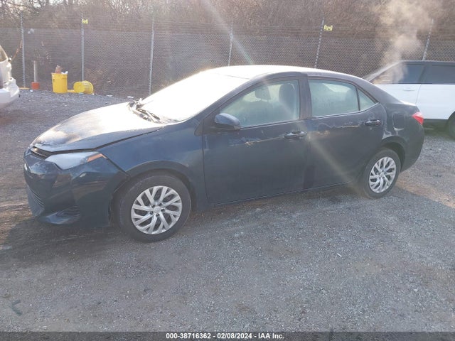 Toyota COROLLA LE 2019 5YFBURHE2KP870455 Image 2