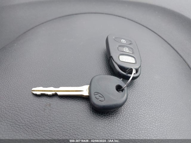 2016 HYUNDAI ELANTRA SE VIN: 5NPDH4AE8GH690430