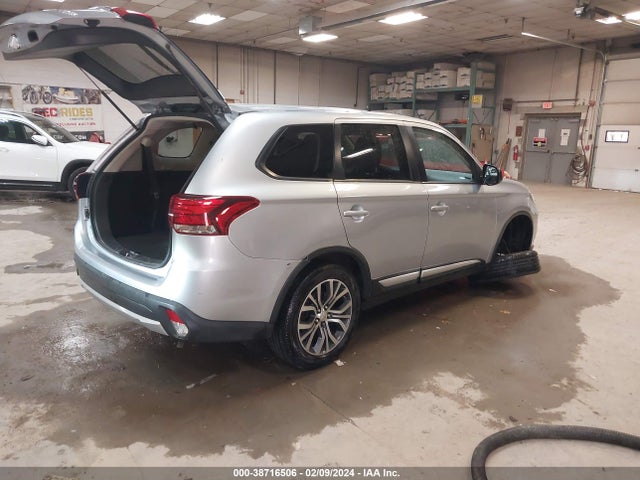 JA4AZ3A34GZ039520 Mitsubishi Outlander Es