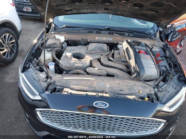 Ford Fusion Hybrid Titanium 2019 3FA6P0RU6KR182579 Image 10