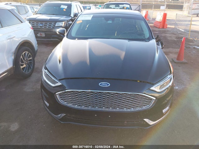 Ford Fusion Hybrid Titanium 2019 3FA6P0RU6KR182579 Image 12
