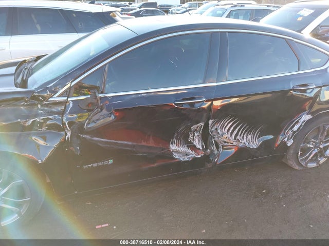 Ford Fusion Hybrid Titanium 2019 3FA6P0RU6KR182579 Image 14