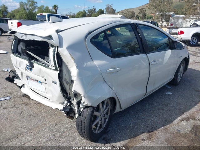 Toyota Prius C Three 2015 JTDKDTB38F1089115 Image 4