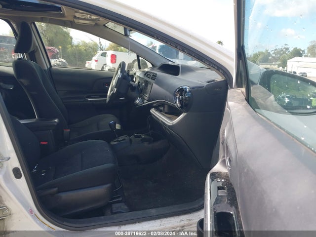 Toyota Prius C Three 2015 JTDKDTB38F1089115 Image 5