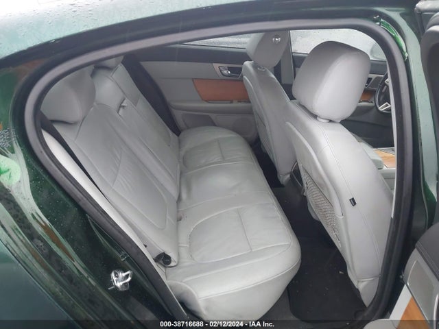 2010 JAGUAR XF SAJWA0FA1AHR58690 Photo 7