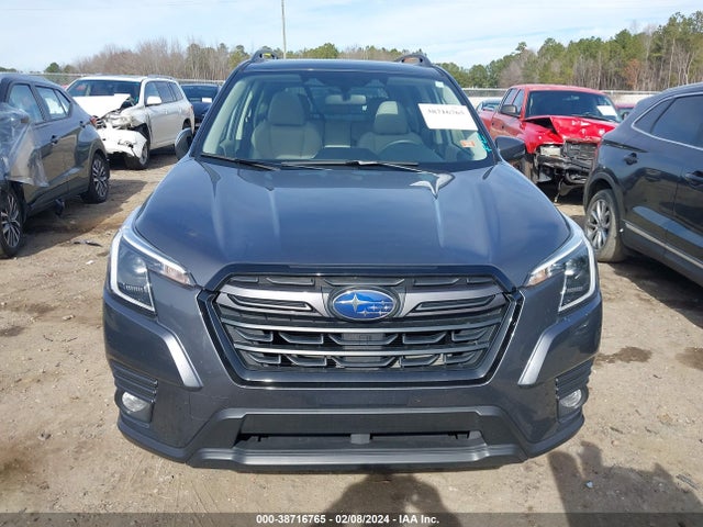 Subaru Forester Limited 2022 JF2SKAPC2NH483820 Image 12