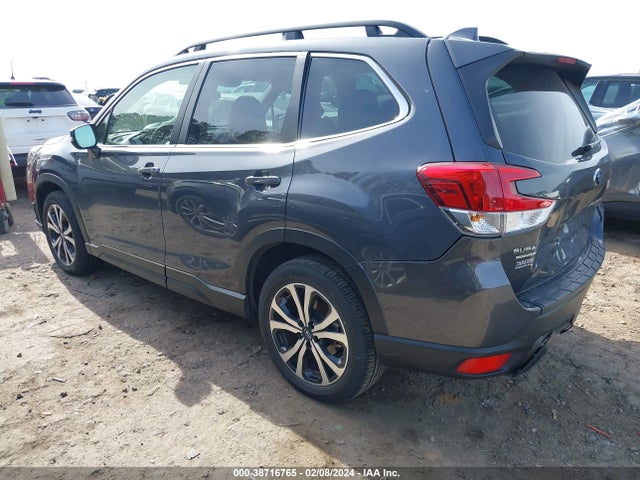Subaru Forester Limited 2022 JF2SKAPC2NH483820 Image 3