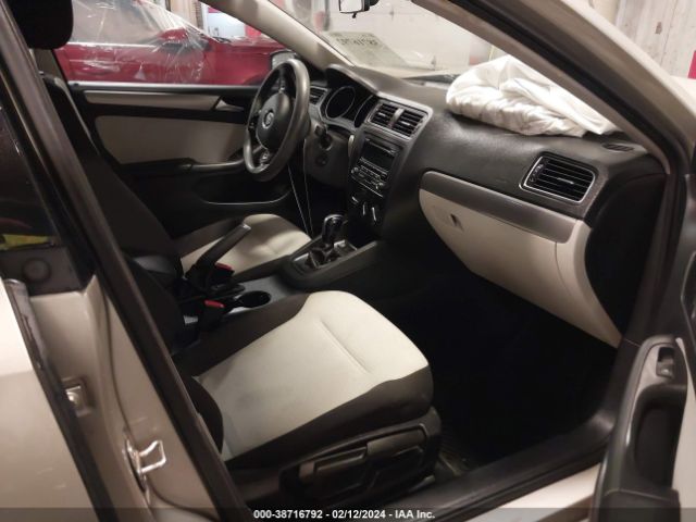 3VWD07AJ8FM231880 Volkswagen JETTA SE