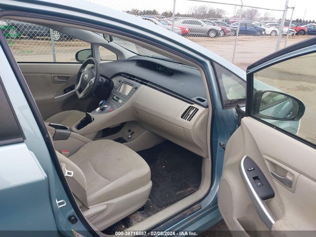 Toyota Prius Two 2014 JTDKN3DU1E1843067 Image 5