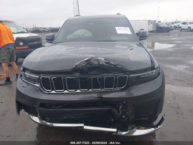 1C4RJKAG8P8812864 Jeep Grand Cherokee L Laredo 4x4