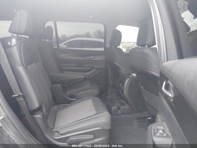 1C4RJKAG8P8812864 Jeep Grand Cherokee L Laredo 4x4