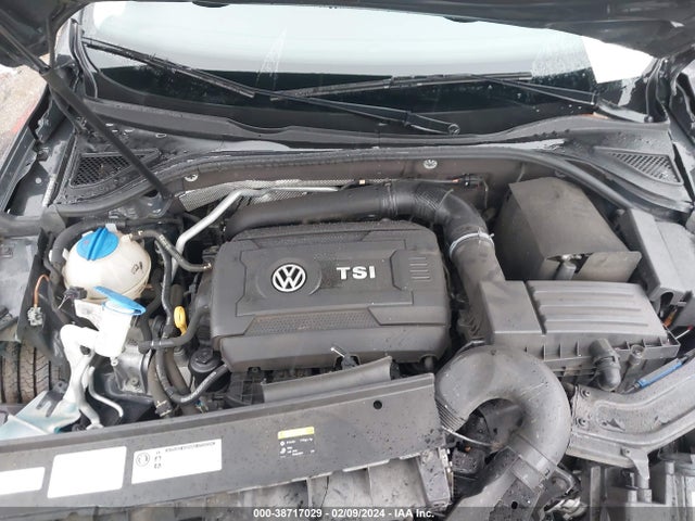 1VWDT7A34HC001296 Volkswagen Passat 1.8t R-line