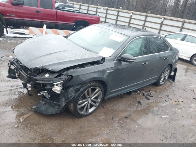 1VWDT7A34HC001296 Volkswagen Passat 1.8t R-line