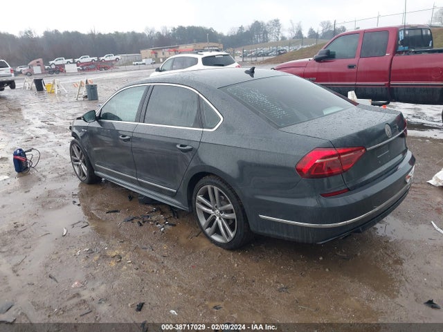 1VWDT7A34HC001296 Volkswagen Passat 1.8t R-line
