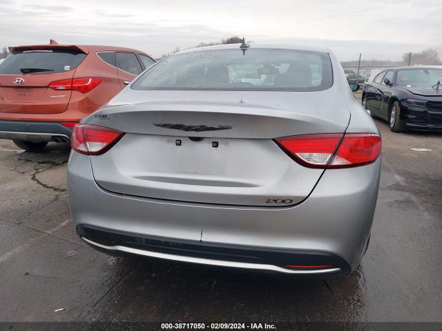 Chrysler 200 Limited Platinum 2017 1C3CCCAB5HN506786 Image 17