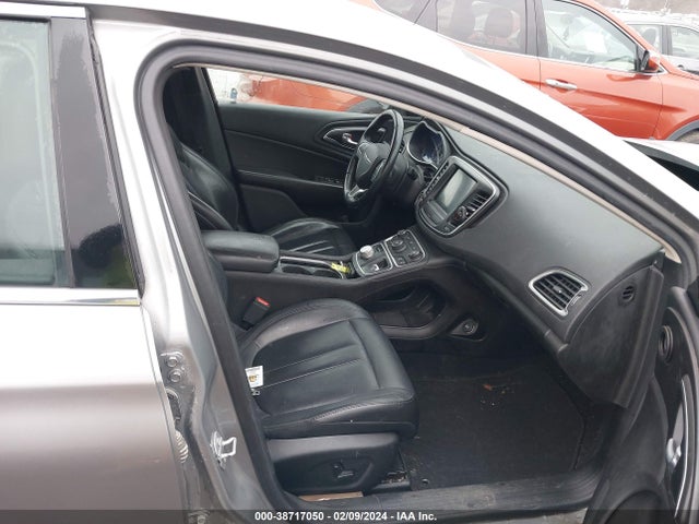 Chrysler 200 Limited Platinum 2017 1C3CCCAB5HN506786 Image 5