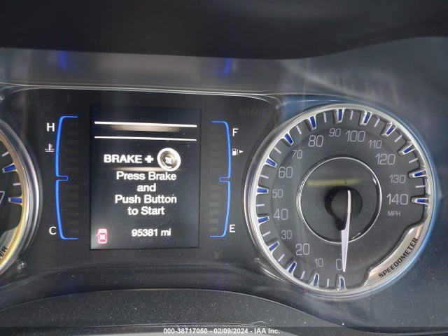Chrysler 200 Limited Platinum 2017 1C3CCCAB5HN506786 Image 7
