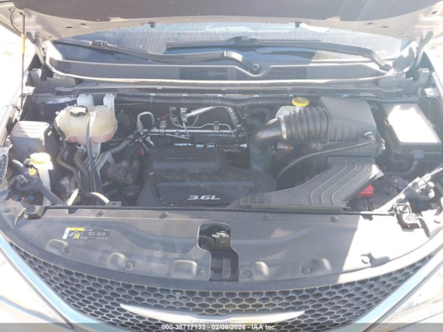 2018 CHRYSLER PACIFICA 2C4RC1BG9JR263190 Photo 9