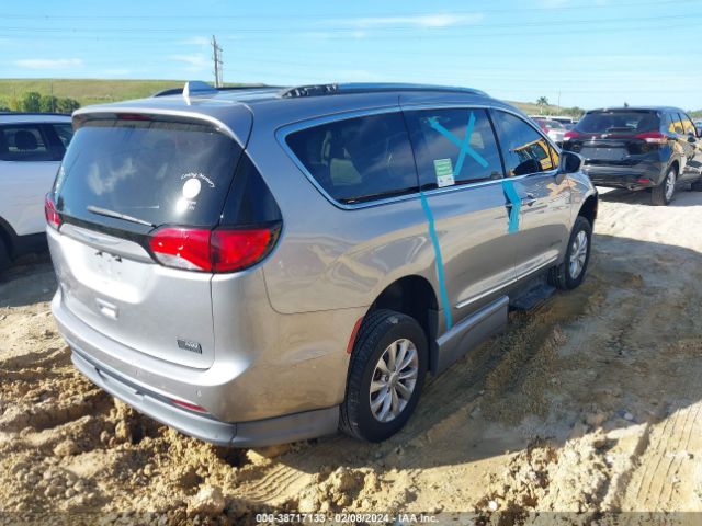 2018 CHRYSLER PACIFICA 2C4RC1BG9JR263190 Photo 3