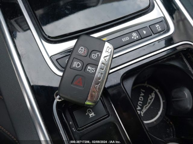 SAJAK4FX4JCP37875 Jaguar Xe 25t Prestige