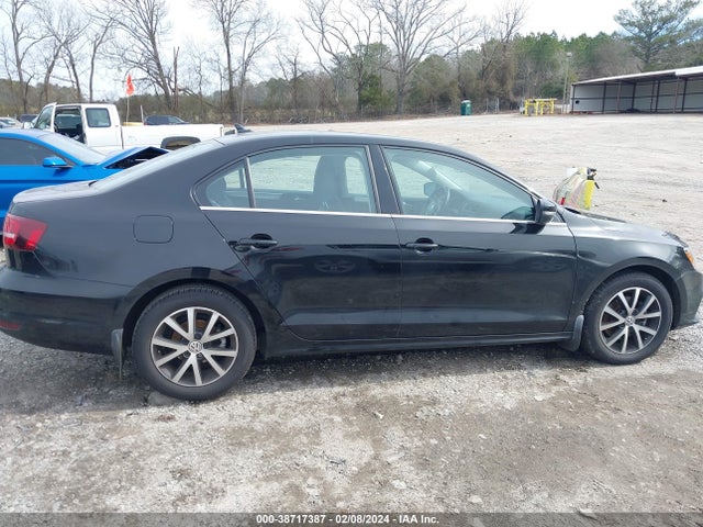 3VWDB7AJ3JM240800 Volkswagen Jetta 1.4t Se/1.4t Wolfsburg Edition