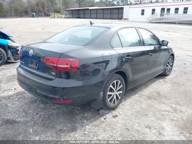 3VWDB7AJ3JM240800 Volkswagen Jetta 1.4t Se/1.4t Wolfsburg Edition