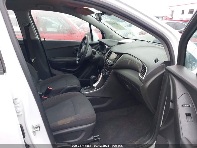 Chevrolet TRAX LS 2018 KL7CJKSB3JB643823 Image 5