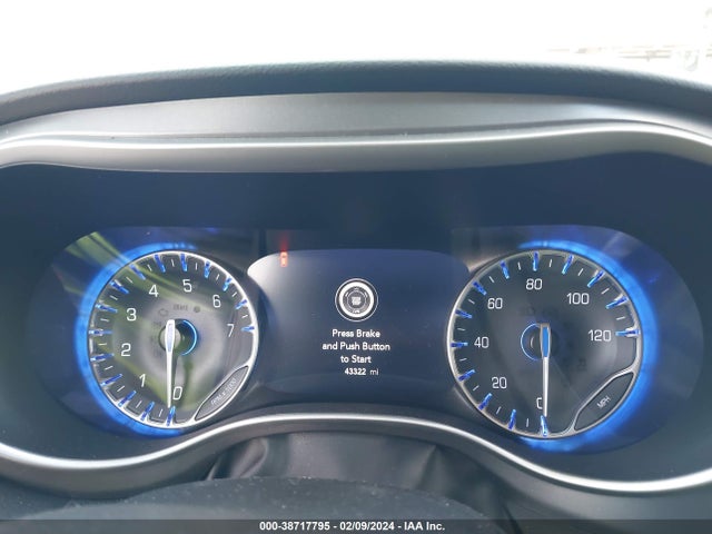 2022 CHRYSLER PACIFICA TOURING L VIN: 2C4RC1BG5NR140752