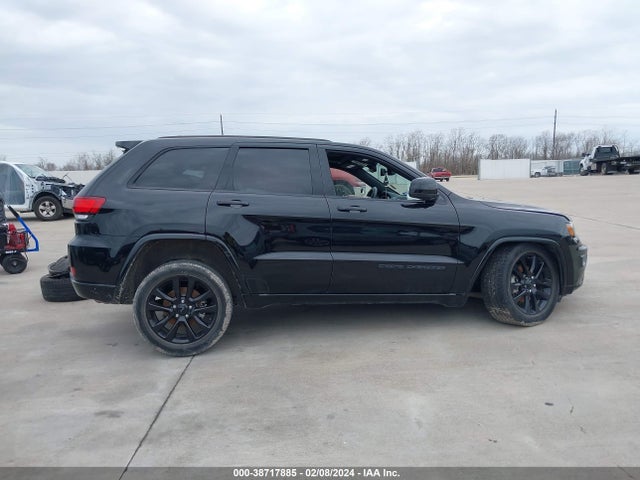 1C4RJEAG7JC392388 Jeep Grand Cherokee Altitude 4x2