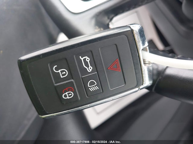 2019 JAGUAR E-PACE SADFJ2FX4K1Z38639 Photo 10