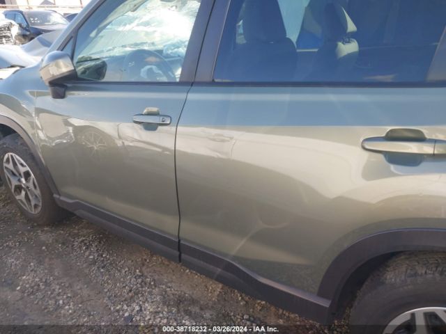 JF2SKAJC6MH562883 Subaru Forester Premium