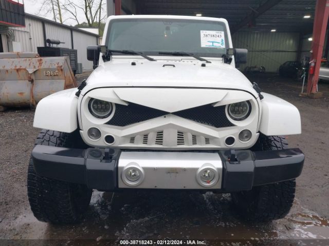 1C4HJWEG2EL303635 Jeep Wrangler Unlimited Sahara