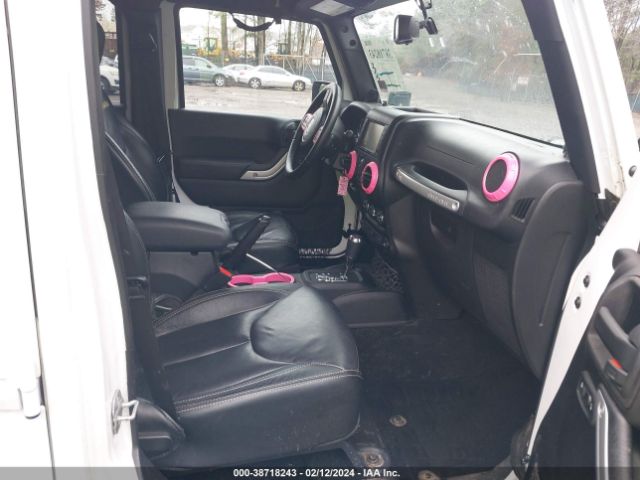 1C4HJWEG2EL303635 Jeep Wrangler Unlimited Sahara
