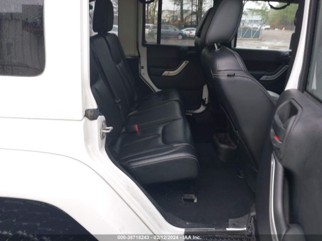 1C4HJWEG2EL303635 Jeep Wrangler Unlimited Sahara