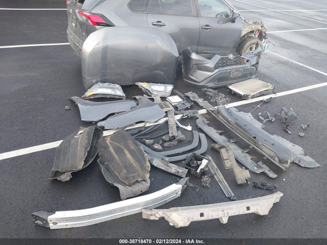 Toyota RAV4 LE 2019 2T3H1RFV8KW011740 Image 12