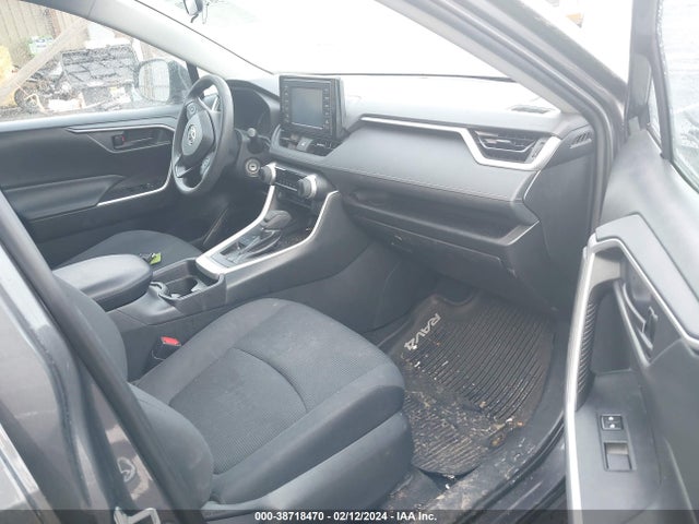 Toyota RAV4 LE 2019 2T3H1RFV8KW011740 Image 5