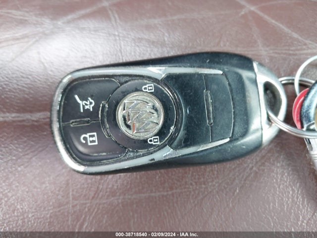 Buick Envision Essence 2017 LRBFXDSA0HD043758 Image 11