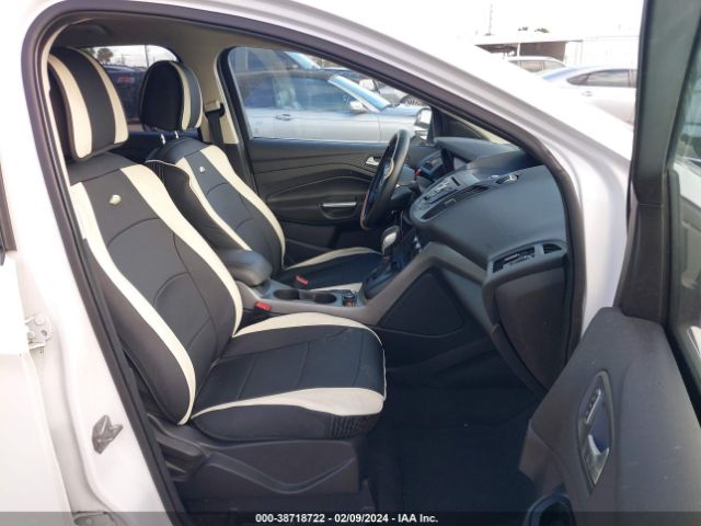 1FMCU9GX0EUD05423 Ford ESCAPE SE