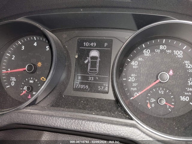 1VWDT7A33HC063448 Volkswagen Passat 1.8t R-line
