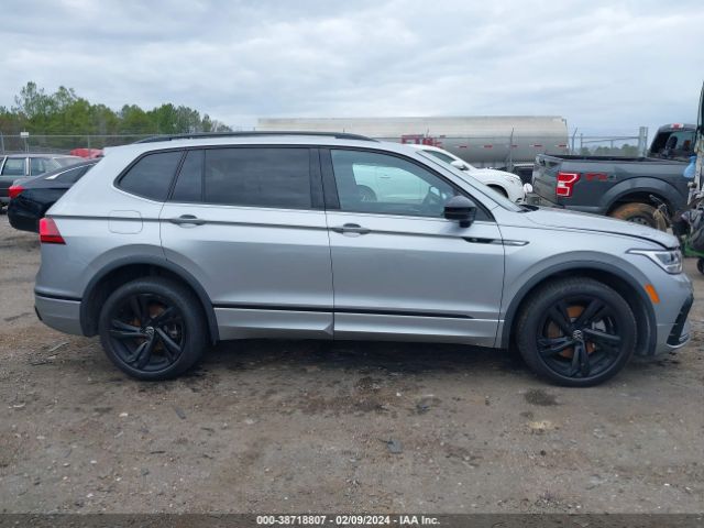 3VVCB7AX3PM034843 Volkswagen Tiguan 2.0t Se R-line Black