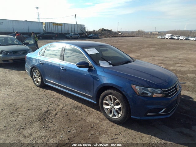 2017 1VWAT7A38HC067479 main image