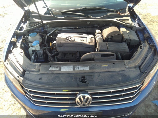 1VWAT7A38HC067479 Volkswagen Passat 1.8t S
