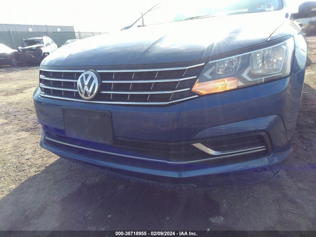 1VWAT7A38HC067479 Volkswagen Passat 1.8t S