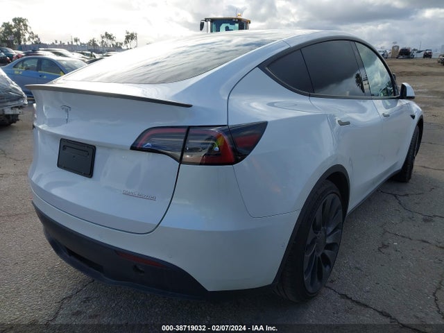 Tesla Model Y Performance Dual Motor All-wheel Drive 2022 7SAYGDEF2NF532011 Image 4