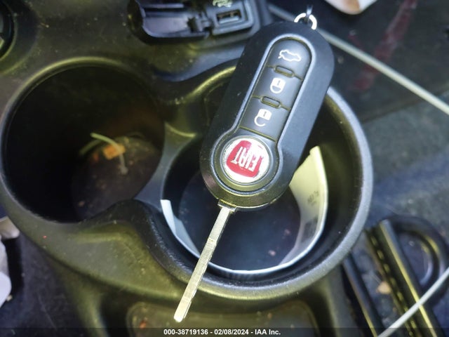 2016 FIAT 500E 3C3CFFGE0GT161112 Photo 10